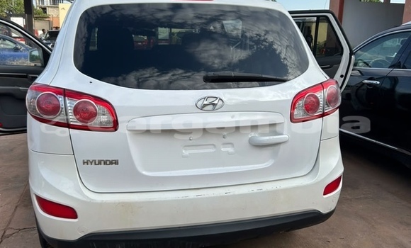 Dieundeu Imported Hyundai Santa Fe White Auto in Brikama in Brikama Dieundeu Imported Hyundai Santa Fe White Auto in Brikama in Brikama