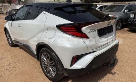 Buy Used Toyota C-HR White Car in Banjul in Banjul Buy Used Toyota C-HR White Car in Banjul in Banjul