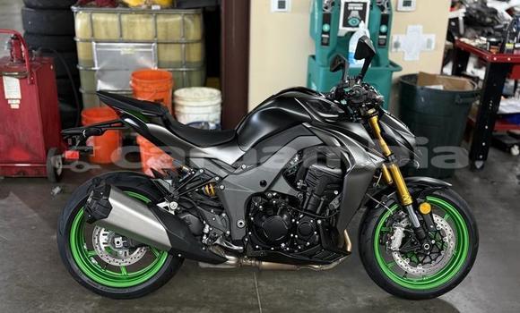 Buy Used Kawasaki Z 1000 Beige Bike in Banjul in Banjul