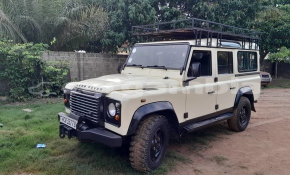 Buy Used Land Rover Defender Beige Car in Brufut in Brikama Buy Used Land Rover Defender Beige Car in Brufut in Brikama