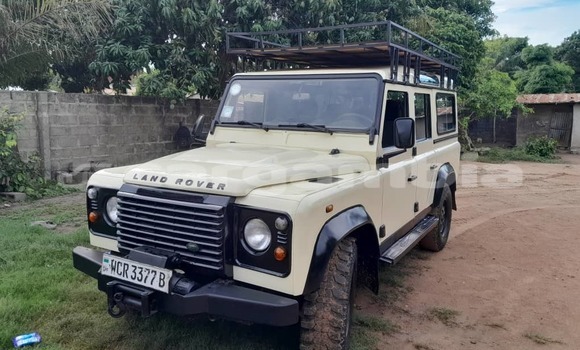 Buy Used Land Rover Defender Beige Car in Brufut in Brikama Buy Used Land Rover Defender Beige Car in Brufut in Brikama