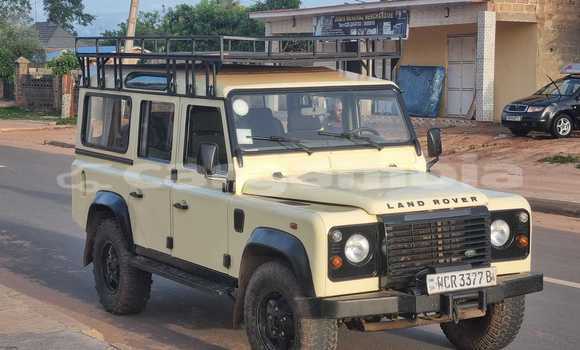 Buy Used Land Rover Defender Beige Car in Brufut in Brikama Buy Used Land Rover Defender Beige Car in Brufut in Brikama