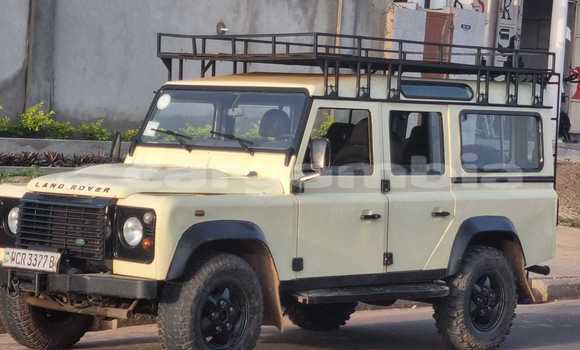 Buy Used Land Rover Defender Beige Car in Brufut in Brikama Buy Used Land Rover Defender Beige Car in Brufut in Brikama