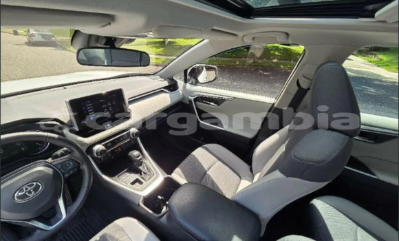 Buy Used Toyota RAV4 White Car in Bansang in Janjanbureh Buy Used Toyota RAV4 White Car in Bansang in Janjanbureh