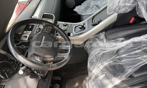 Dieundeu Occasion Range Rover Evoque White Auto in Serekunda in Kanifing Dieundeu Occasion Range Rover Evoque White Auto in Serekunda in Kanifing