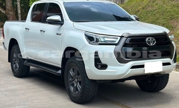 Buy Used Toyota Hilux White Car in Banjul in Banjul Buy Used Toyota Hilux White Car in Banjul in Banjul
