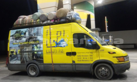 اشتري مستعمل IVECO Massif Other سيارة في Essau في Kerewan