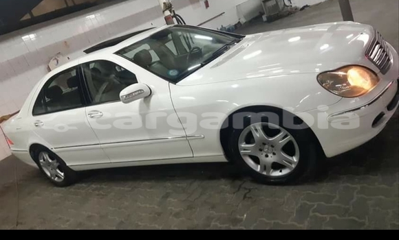 اشتري مستعمل Mercedes-Benz S-klasse White سيارة في Gambissara في Basse