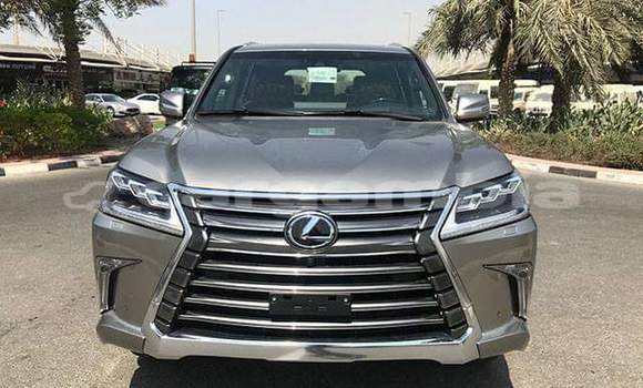 اشتري مستعمل Lexus LX 570 Silver سيارة في Gambissara في Basse