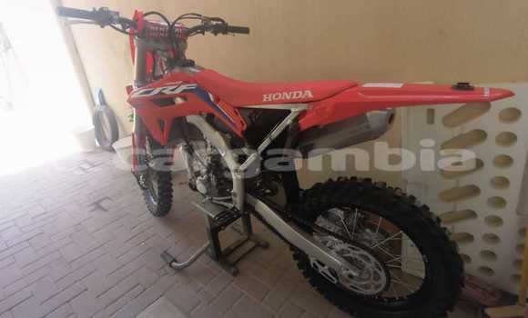 اشتري مستعمل Honda CRF Red دراجة نارية في Banjul في Banjul