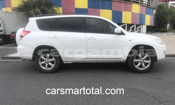 Buy Used Toyota RAV4 White Car in Essau in Kerewan Buy Used Toyota RAV4 White Car in Essau in Kerewan