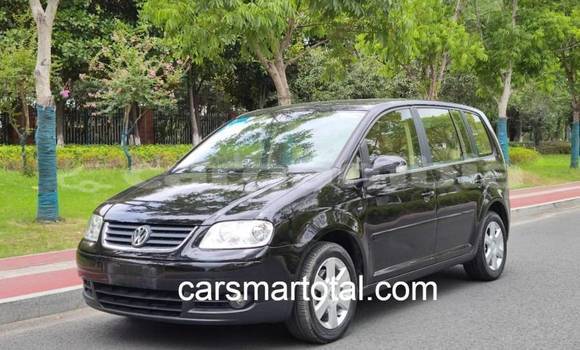 اشتري مستعمل Volkswagen Touran Black سيارة في Kuntaur في Kuntaur