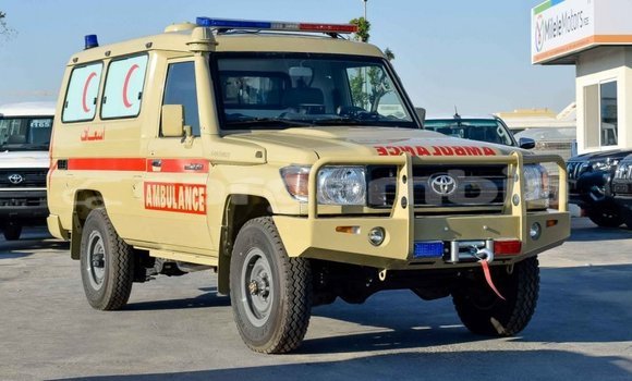 اشتري جديد Toyota Land Cruiser Beige سيارة في Bakau في Kanifing اشتري جديد Toyota Land Cruiser Beige سيارة في Bakau في Kanifing