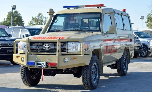 اشتري جديد Toyota Land Cruiser Beige سيارة في Bakau في Kanifing اشتري جديد Toyota Land Cruiser Beige سيارة في Bakau في Kanifing