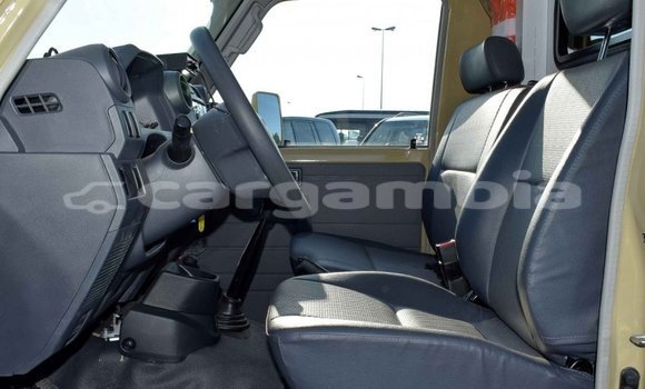 اشتري جديد Toyota Land Cruiser Beige سيارة في Bakau في Kanifing اشتري جديد Toyota Land Cruiser Beige سيارة في Bakau في Kanifing