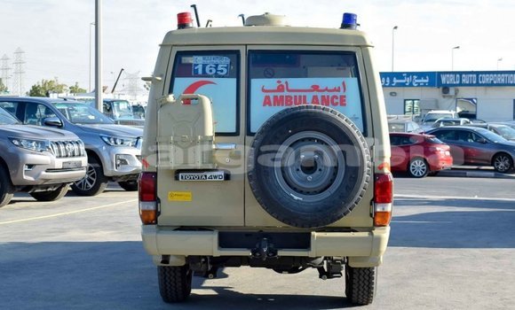 اشتري جديد Toyota Land Cruiser Beige سيارة في Bakau في Kanifing اشتري جديد Toyota Land Cruiser Beige سيارة في Bakau في Kanifing