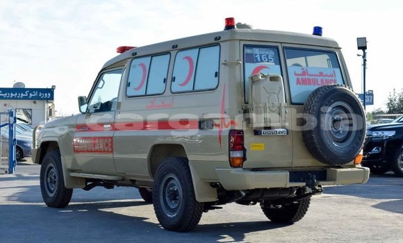 اشتري جديد Toyota Land Cruiser Beige سيارة في Bakau في Kanifing اشتري جديد Toyota Land Cruiser Beige سيارة في Bakau في Kanifing