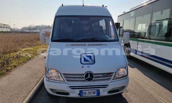 Buy Used Mercedes Viano White Car in Serekunda in Kanifing Buy Used Mercedes Viano White Car in Serekunda in Kanifing