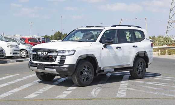 Buy New Toyota Land Cruiser White Car in Bakau in Kanifing Buy New Toyota Land Cruiser White Car in Bakau in Kanifing