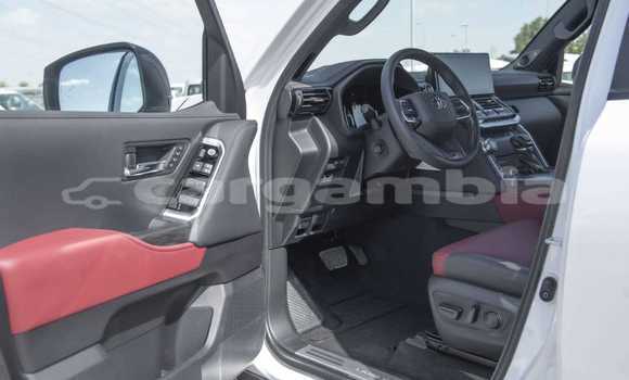 Buy New Toyota Land Cruiser White Car in Bakau in Kanifing Buy New Toyota Land Cruiser White Car in Bakau in Kanifing