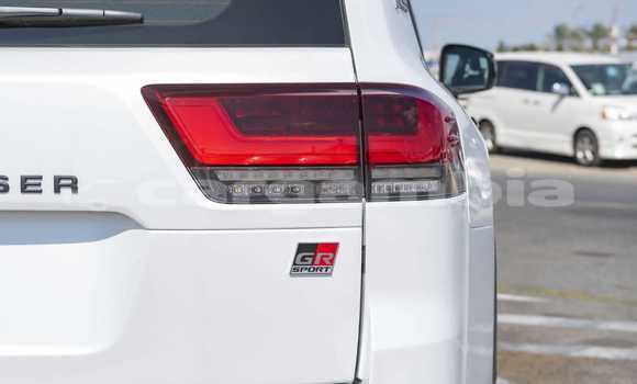 Buy New Toyota Land Cruiser White Car in Bakau in Kanifing Buy New Toyota Land Cruiser White Car in Bakau in Kanifing