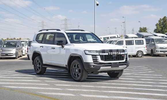 Buy New Toyota Land Cruiser White Car in Bakau in Kanifing Buy New Toyota Land Cruiser White Car in Bakau in Kanifing