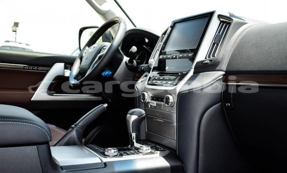 اشتري جديد Toyota Land Cruiser Black سيارة في Bakau في Kanifing اشتري جديد Toyota Land Cruiser Black سيارة في Bakau في Kanifing