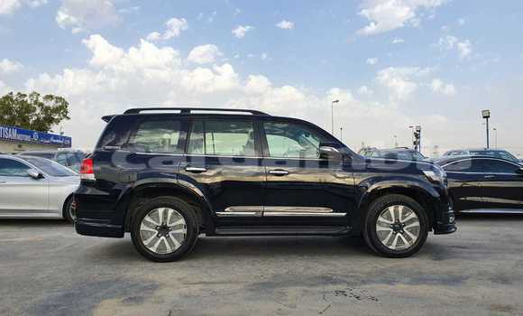 اشتري جديد Toyota Land Cruiser Black سيارة في Bakau في Kanifing اشتري جديد Toyota Land Cruiser Black سيارة في Bakau في Kanifing