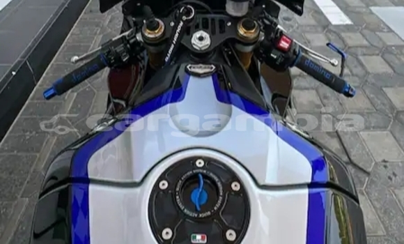 اشتري مستعمل Yamaha R1 Black دراجة نارية في Banjul في Banjul اشتري مستعمل Yamaha R1 Black دراجة نارية في Banjul في Banjul