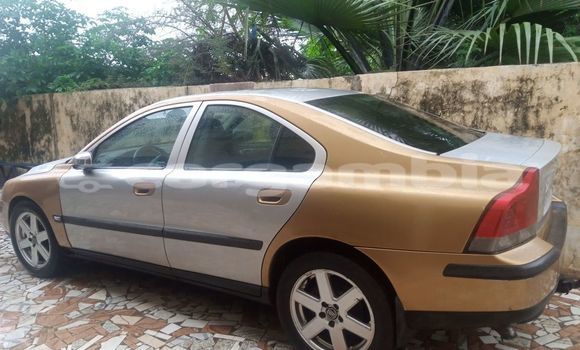 اشتري مستعمل Volvo S60 Silver سيارة في Serekunda في Kanifing