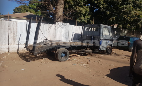 اشتري مستعمل Mercedes-Benz X-klasse Concept Beige سيارة في Serekunda في Kanifing