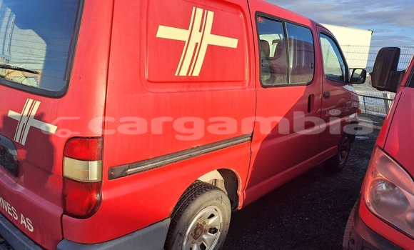 Buy Import Toyota HiAce Red Car in Serekunda in Kanifing Buy Import Toyota HiAce Red Car in Serekunda in Kanifing