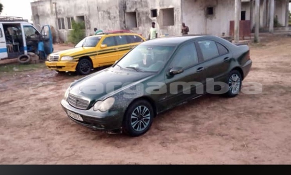 اشتري مستعمل Mercedes-Benz C180 COUPE Green سيارة في Brikama في Brikama