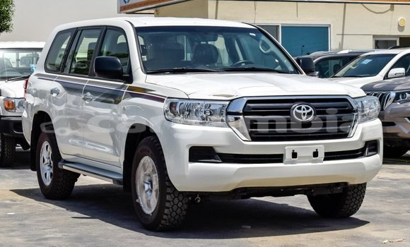 اشتري جديد Toyota Land Cruiser White سيارة في Bakau في Kanifing اشتري جديد Toyota Land Cruiser White سيارة في Bakau في Kanifing