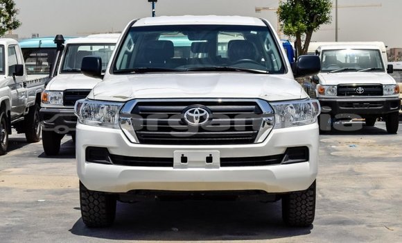اشتري جديد Toyota Land Cruiser White سيارة في Bakau في Kanifing اشتري جديد Toyota Land Cruiser White سيارة في Bakau في Kanifing