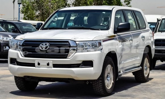 اشتري جديد Toyota Land Cruiser White سيارة في Bakau في Kanifing اشتري جديد Toyota Land Cruiser White سيارة في Bakau في Kanifing