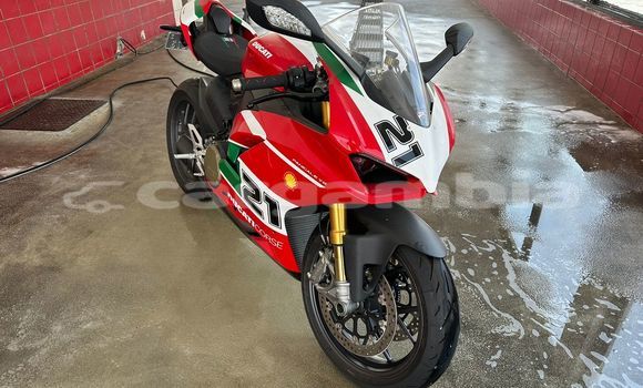 Dieundeu Occasion Ducati Panigale Red Bike in Banjul in Banjul