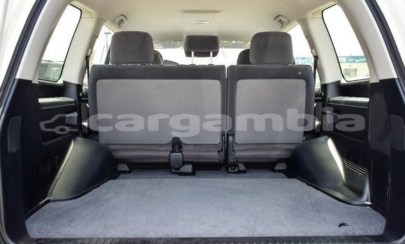 اشتري جديد Toyota Land Cruiser White سيارة في Bakau في Kanifing اشتري جديد Toyota Land Cruiser White سيارة في Bakau في Kanifing