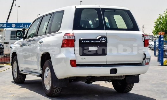 اشتري جديد Toyota Land Cruiser White سيارة في Bakau في Kanifing اشتري جديد Toyota Land Cruiser White سيارة في Bakau في Kanifing