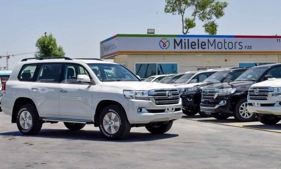 اشتري جديد Toyota Land Cruiser White سيارة في Bakau في Kanifing