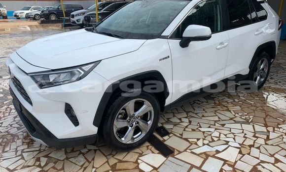 Buy Used Toyota RAV4 White Car in Banjul in Banjul Buy Used Toyota RAV4 White Car in Banjul in Banjul