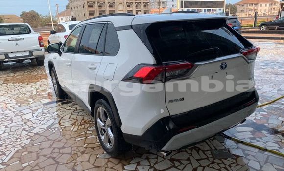 Buy Used Toyota RAV4 White Car in Banjul in Banjul Buy Used Toyota RAV4 White Car in Banjul in Banjul