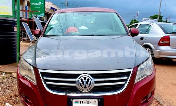 اشتري مستعمل Volkswagen Tiguan Red سيارة في Banjul في Banjul