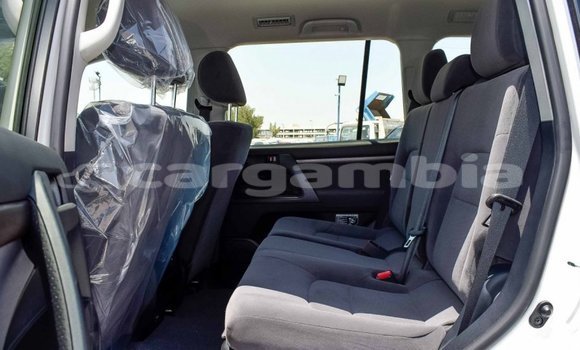 اشتري جديد Toyota Land Cruiser White سيارة في Bakau في Kanifing اشتري جديد Toyota Land Cruiser White سيارة في Bakau في Kanifing