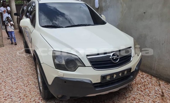 اشتري مستعمل Opel Antara White سيارة في Banjul في Banjul