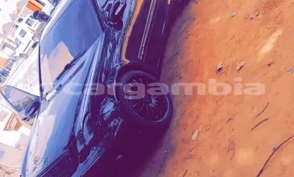 اشتري مستعمل Mercedes‒Benz KOMPRESSOR Black سيارة في Banjul في Banjul