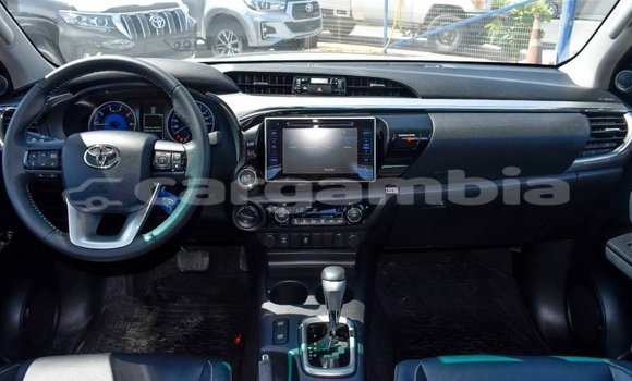اشتري جديد Toyota Hilux Silver سيارة في Bakau في Kanifing اشتري جديد Toyota Hilux Silver سيارة في Bakau في Kanifing