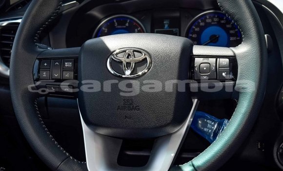 اشتري جديد Toyota Hilux Silver سيارة في Bakau في Kanifing اشتري جديد Toyota Hilux Silver سيارة في Bakau في Kanifing