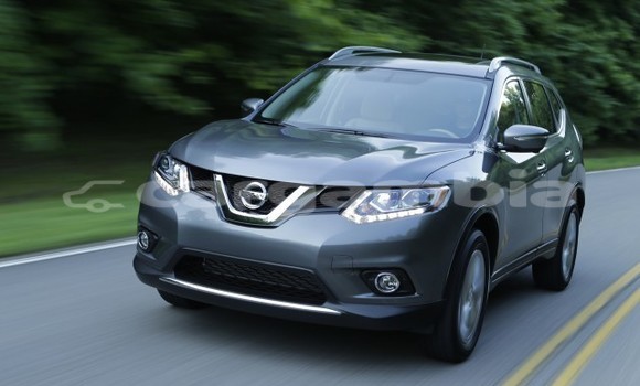 اشتري مستعمل Nissan Rogue Silver سيارة في Serekunda في Kanifing