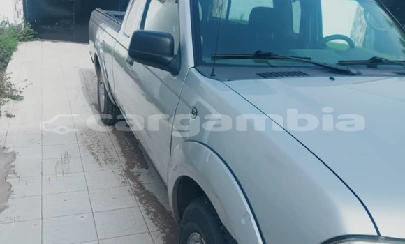 Buy Used Nissan Frontier Silver Car in Serekunda in Kanifing